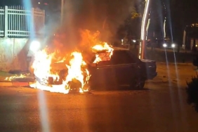 Edirne’de ehliyetsiz alkollü sürücünün otomobili alev alev yandı