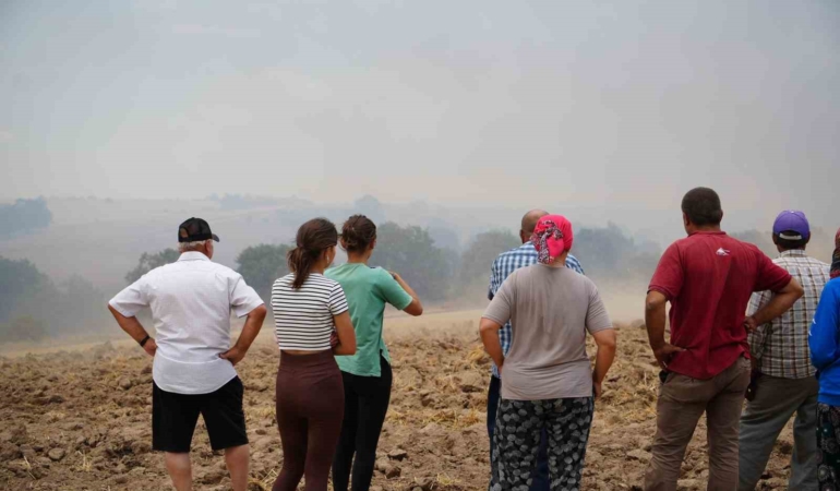 Edirne’deki orman yangınına havadan ve karadan müdahale sürüyor