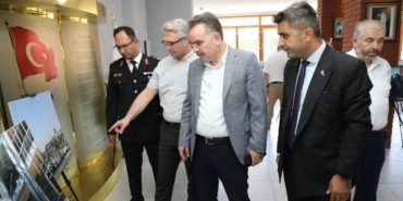 Edremit’te 15 Temmuz konulu fotoğraf sergisi açıldı