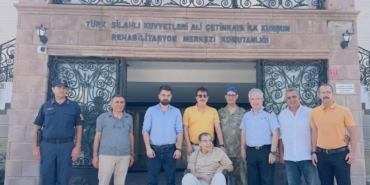 Efsane başkanı Mehmetçik’e bağışladığı rehabilitasyon merkezine götürdü