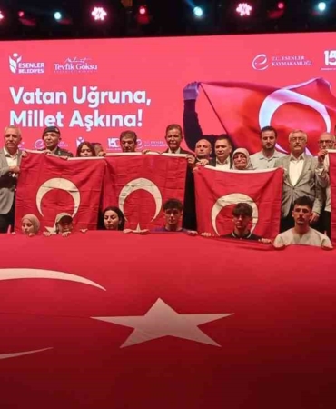 Esenler’de 15 Temmuz hain darbe girişiminin 8’inci yıl dönümünde anma programı gerçekleştirildi