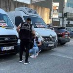 Esenler’de bir şahıs yüksek sesle müzik dinleyenleri uyardı: Kurşunların hedefi oldu