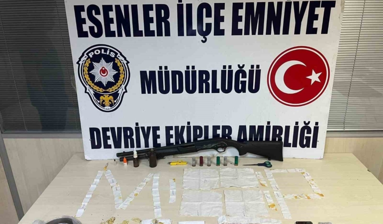 Esenler’de uyuşturucu operasyonu: 12 ayrı suçtan aranan firari yakalandı