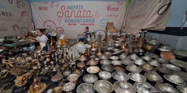 Esenler’deki Avas Antika Pazarı meraklılarını bekliyor