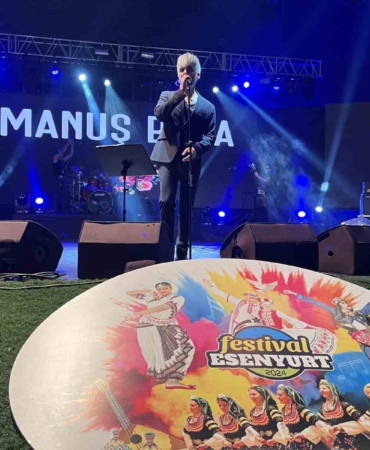 Esenyurtlular Manuş Baba konseriyle doyasıya eğlendi