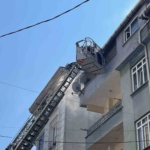 Esenyurt’ta iki bina arasındaki gecekondu alev alev yandı, korku dolu anlar yaşandı