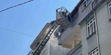 Esenyurt’ta iki bina arasındaki gecekondu alev alev yandı, korku dolu anlar yaşandı