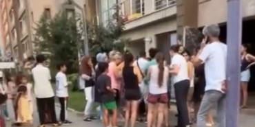 Esenyurt’ta kedi maması tartışmadı kamerada