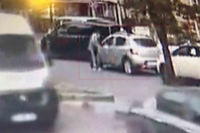 Esenyurt’ta sinyal kesici kullanarak açtığı araçtan 300 bin lira çalan hırsız kamerada