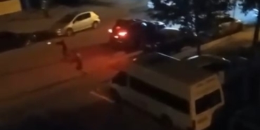 Esenyurt’ta sokak ortasında pompalı tüfekli çatışma kamerada