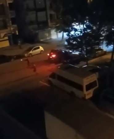 Esenyurt’ta sokak ortasında pompalı tüfekli çatışma kamerada