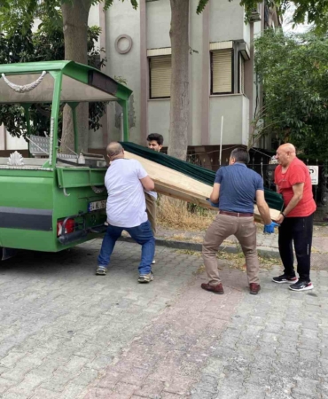 Eski Bakanın kardeşi emekli hakim evinde ölü bulundu