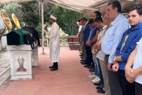 Eski bakanın kardeşi emekli hakim Nedim Adak, son yolculuğuna uğurlandı