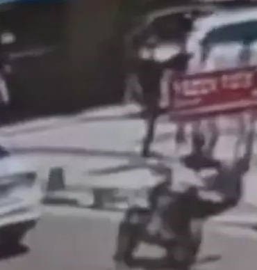 Eski Kızılay Başkanı’nın kızı motosiklete çarptı: 17 yaşındaki çocuğu hayattan koparan kazanın görüntüleri ortaya çıktı