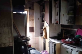 Evin mutfak kısmında çıkan yangın itfaiye ekiplerince söndürüldü