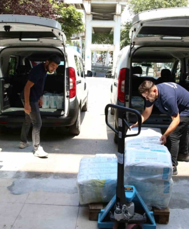 Eyüpsultan Belediyesi’nden yaşlı ve yatalak hastalara hasta bezi yardımı