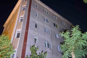 Eyüpsultan’da elektriği kesilen sitenin sakinlerinden tepki