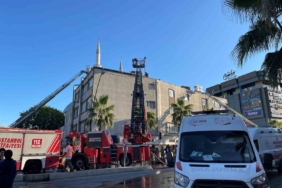 Eyüpsultan’da iş hanının çatısında korkutan yangın