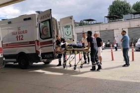 Fabrikanın çatısından düşen işçi ağır yaralandı