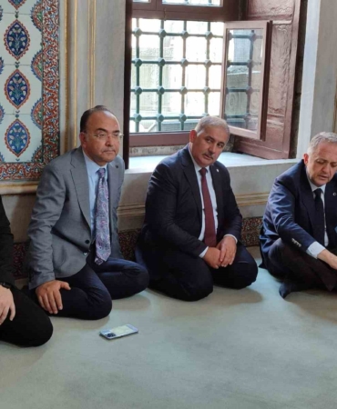 Fatih’te restorasyonu tamamlanan Sultan 3. Selim ve Sultan 3. Mustafa Türbesi açıldı