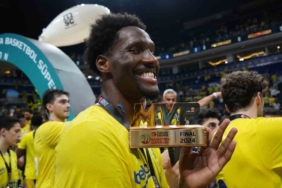Fenerbahçe Beko, Nigel Hayes-Davis ile sözleşme yeniledi