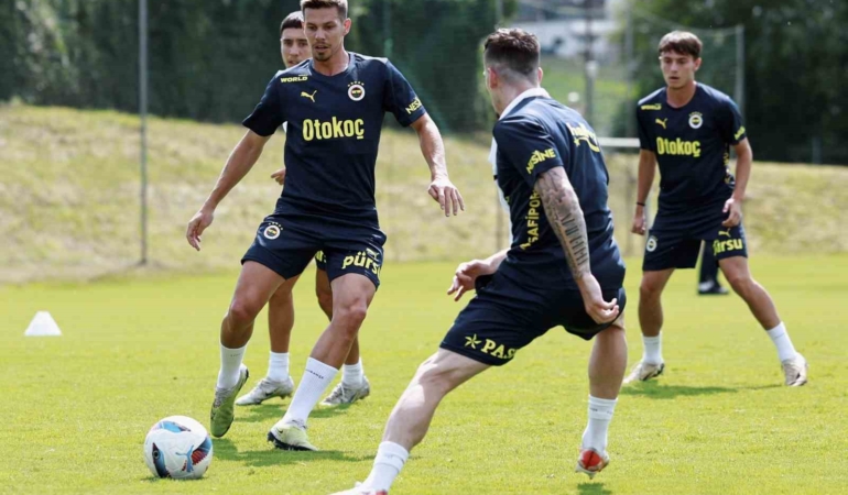 Fenerbahçe, çalışmalarını sürdürdü