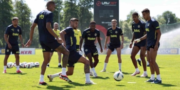 Fenerbahçe, yeni sezon hazırlıklarını sürdürdü