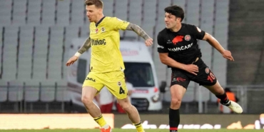 Fenerbahçe’de Serdar Aziz, Avusturya kampından ayrıldı