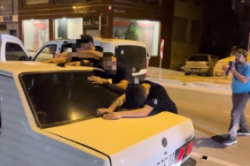 Film sahnelerini aratmadı... Kilometrelerce kaçan şüpheliler böyle yakalandı