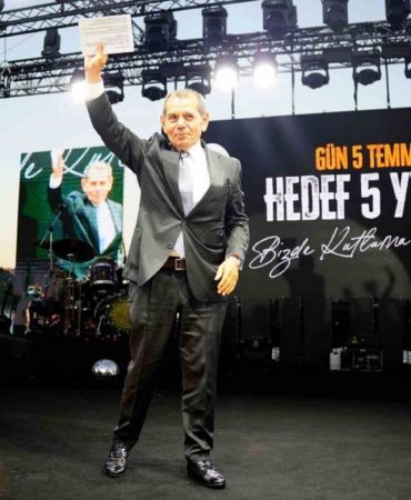 Galatasaray, 24. şampiyonluğunun 40. gecesini üyeleriyle kutladı