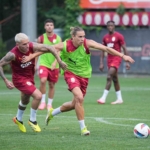 Galatasaray, çalışmalarını sürdürdü