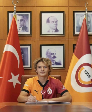 Galatasaray, Efe Akman ile 2027-2028 sezonuna kadar sözleşme imzaladı