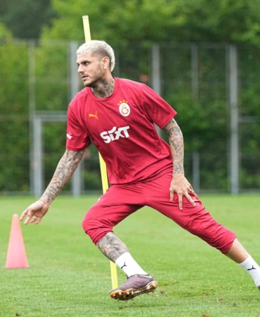Galatasaray günün ilk idmanını yaptı