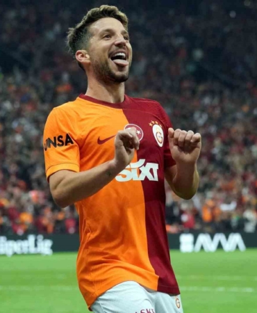 Galatasaray, Mertens’in sözleşmesini uzattı