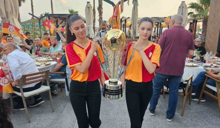Galatasaray Taraftar Derneği’den şampiyonluk kutlaması