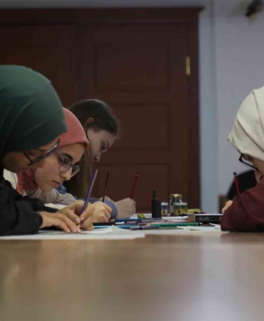 Geleneksel sanatlarda gençler yeteneklerini keşfediyor