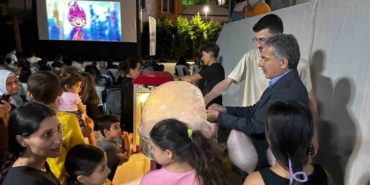 Gemlikli Çocuklara açık hava sineması