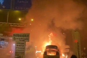 Gemlik’te ticari taksi alevlere teslim oldu