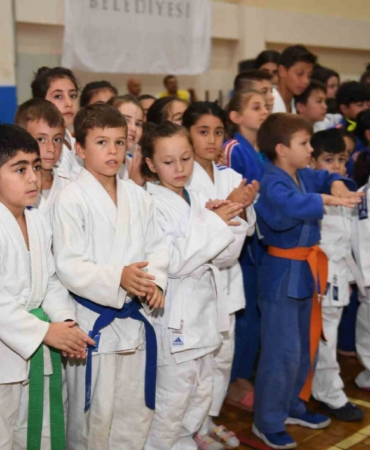 Genç judo ve taekwondocular sertifikalarını aldı