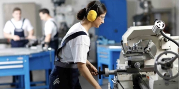 Gençler 11 ayda iş hayatına hazırlanıyor