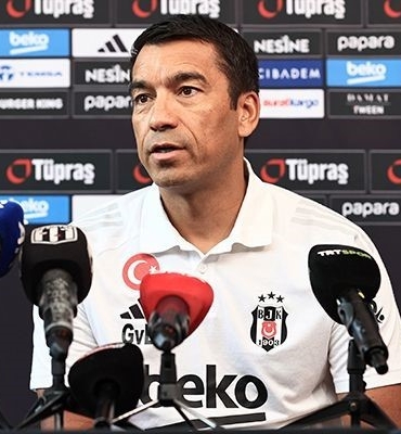 Giovanni van Bronckhorst: "Galatasaray maçına en iyi şekilde hazırlanıyoruz"