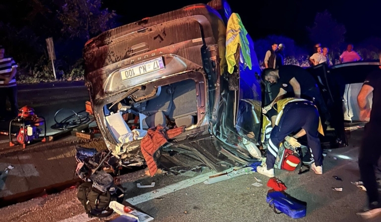 Gönen’de feci kaza... İki araç kafa kafaya çarpıştı: 1 ölü, 2 yaralı