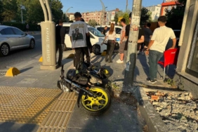 Hafif ticari araçla motosiklet çarpıştı: 1 yaralı