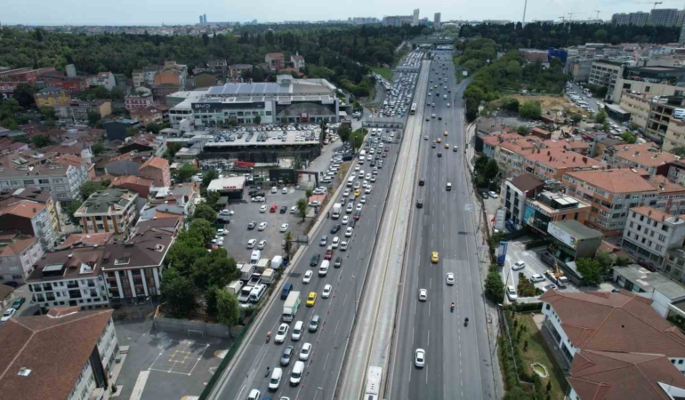 Haliç Köprüsü’nde ’asfalt yenileme’ trafiği sürüyor