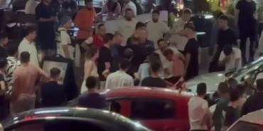 Husumetli iki grup kavgasında ortalık savaş alanına döndü