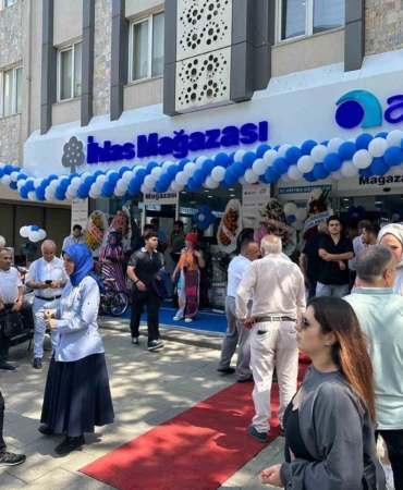 İhlas Pazarlama’nın Anadolu yakasındaki 20’nci şubesi Çekmeköy’de açıldı
