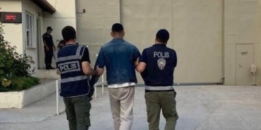 İki ayrı suçtan aranan suç makinesi kıskıvrak yakalandı