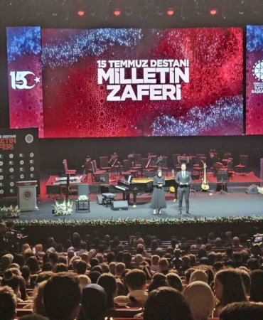 İletişim Başkanlığından "15 Temmuz Destanı Milletin Zaferi Fahir Atakoğlu Konseri"