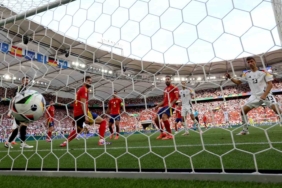 İlk yarı finalist İspanya