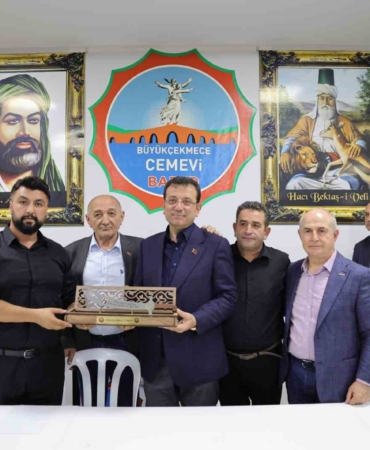 İmamoğlu Büyükçekmece’de Muharrem matemi lokmasına ortak oldu